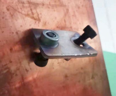 管夹底座螺母焊接